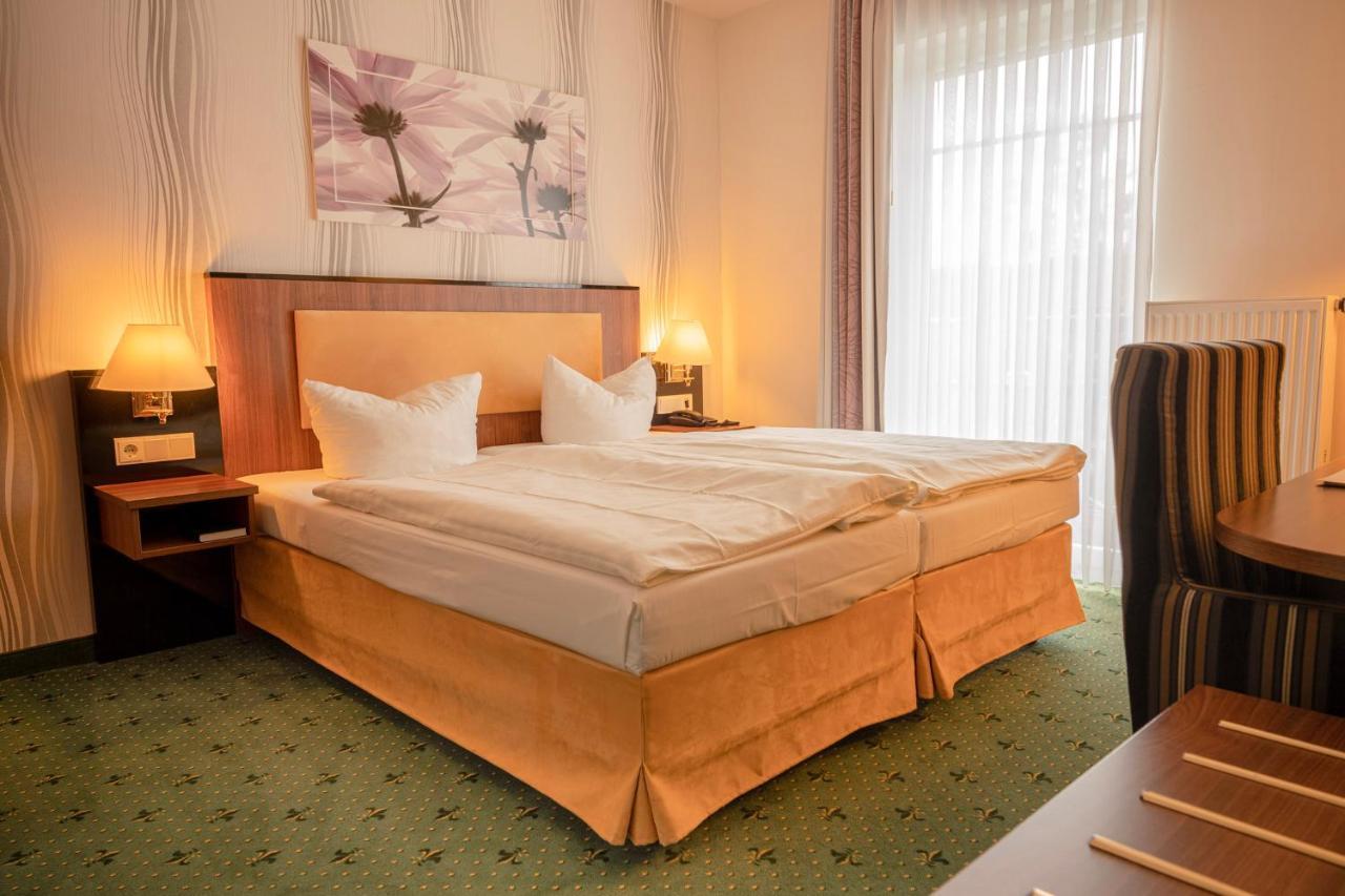 Alte Landratsvilla Hotel Bender Westerburg  Esterno foto