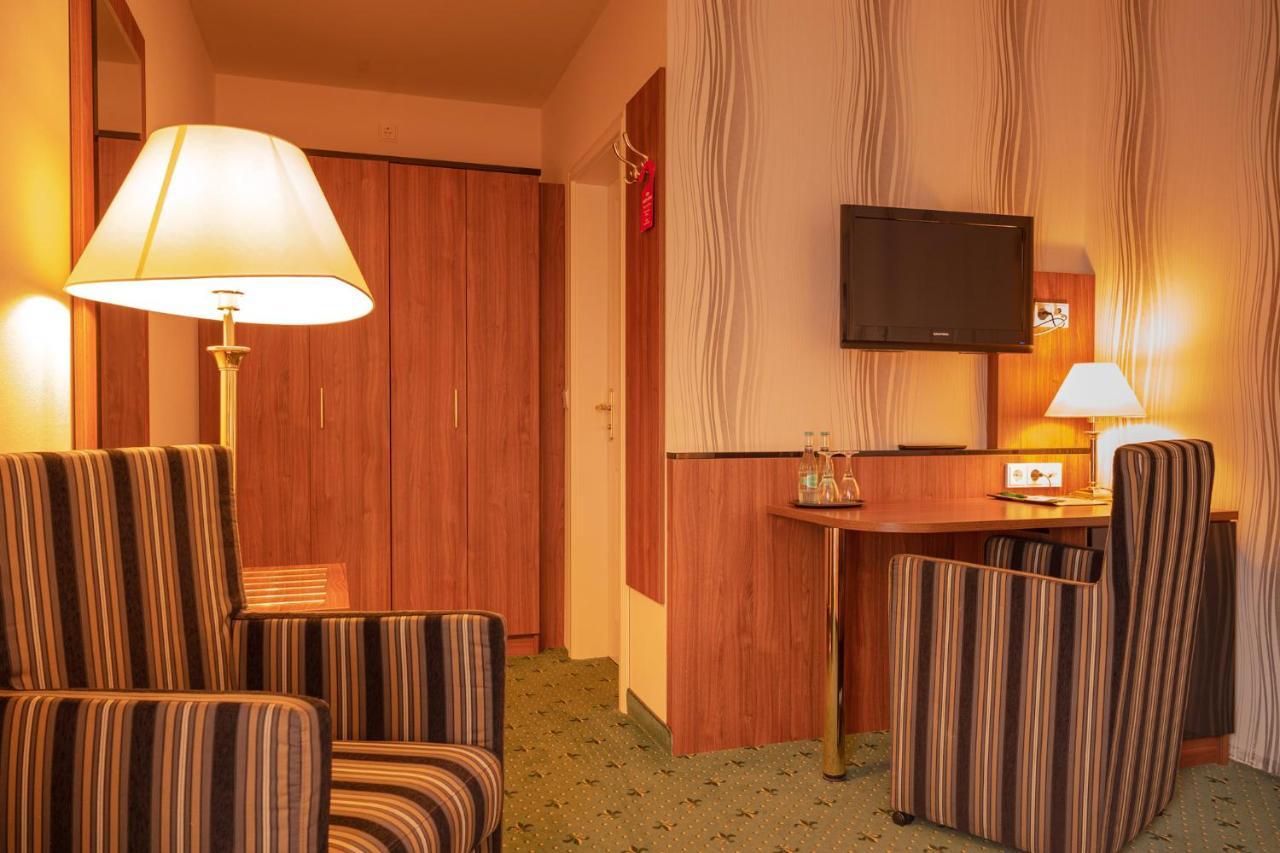 Alte Landratsvilla Hotel Bender Westerburg  Esterno foto