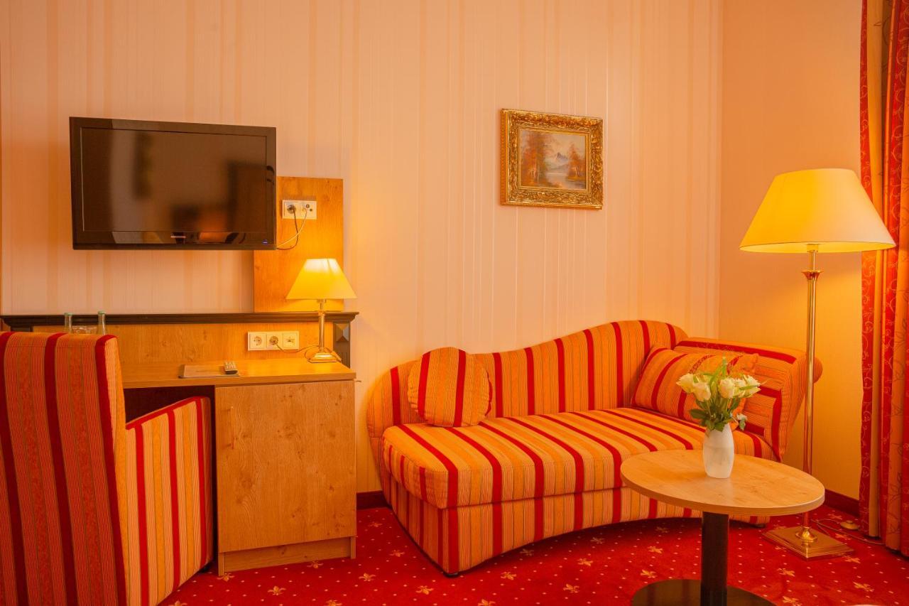 Alte Landratsvilla Hotel Bender Westerburg  Esterno foto